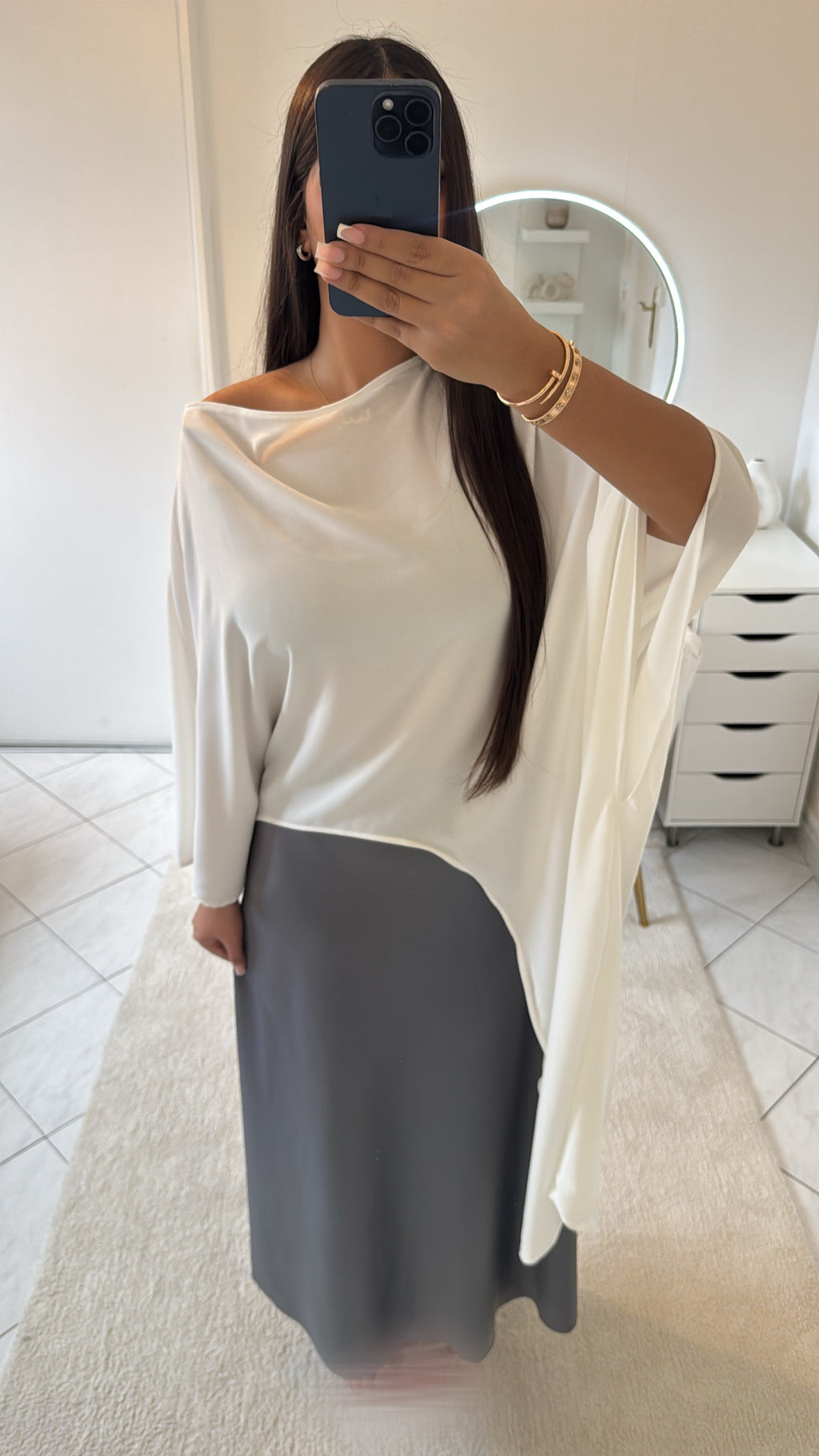 Jupe en satin gris