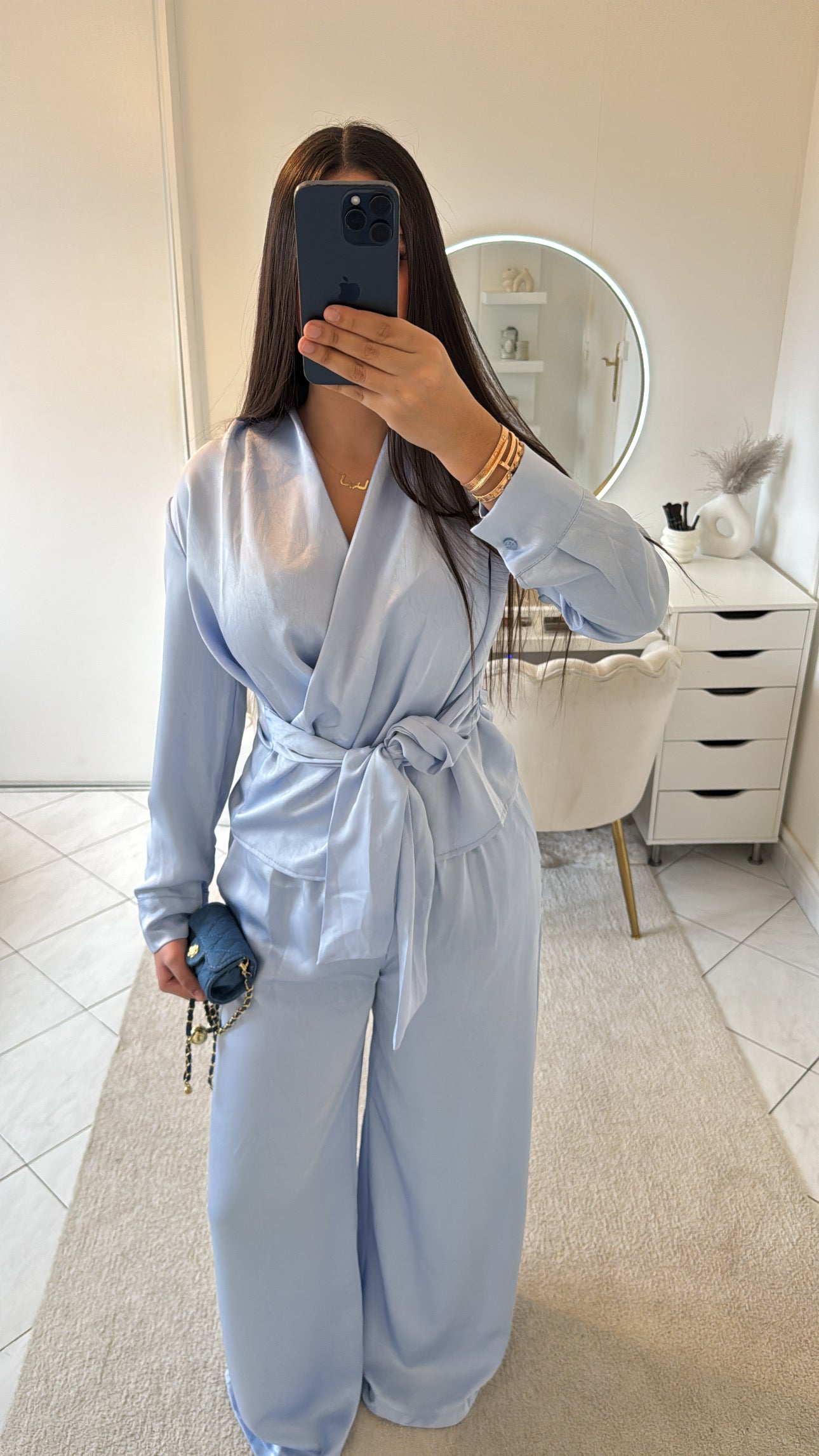 Ensemble satin bleu clair