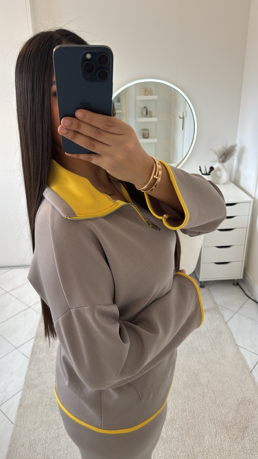 Ensemble taupe