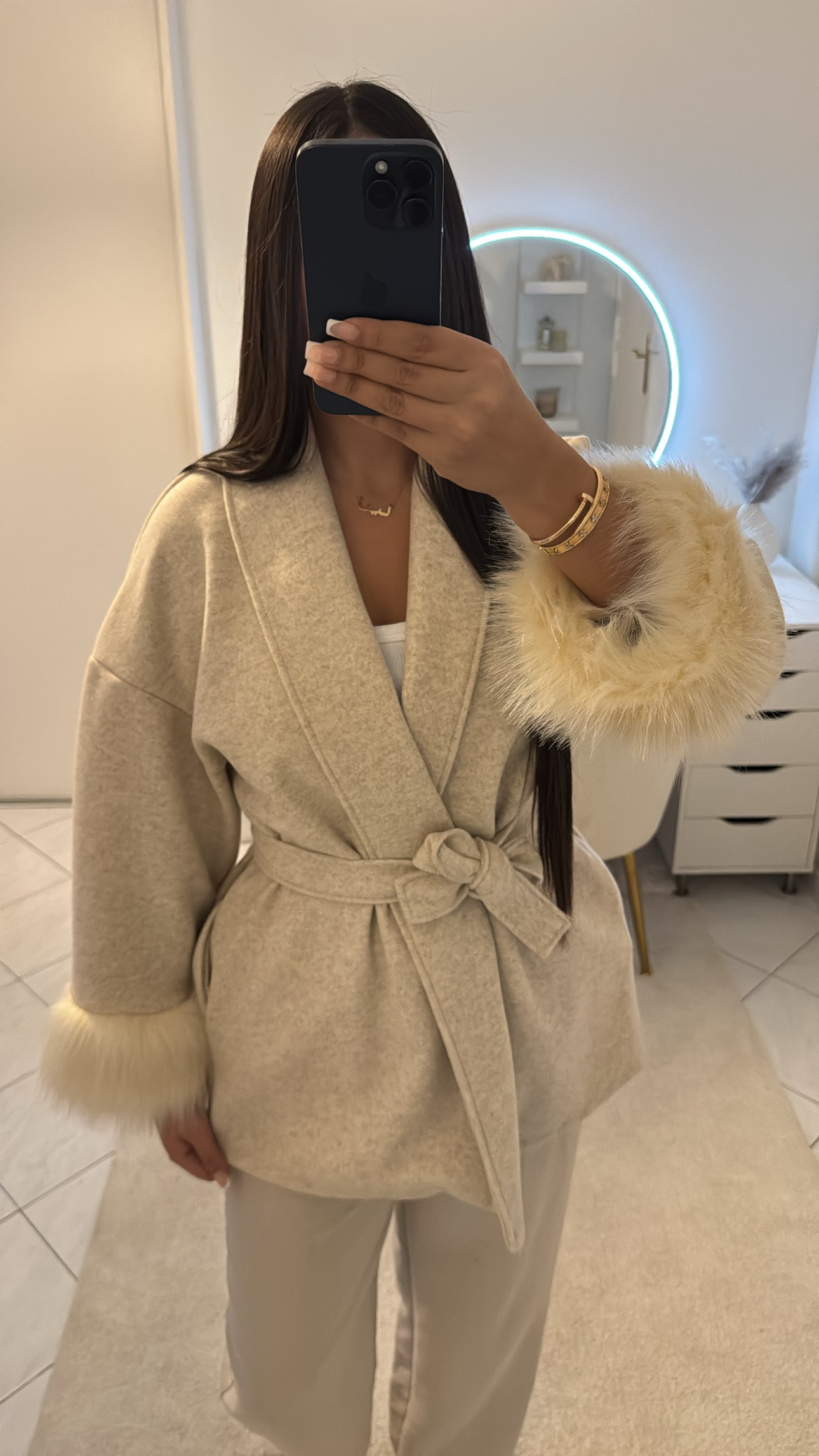 Manteau à fourrure beige