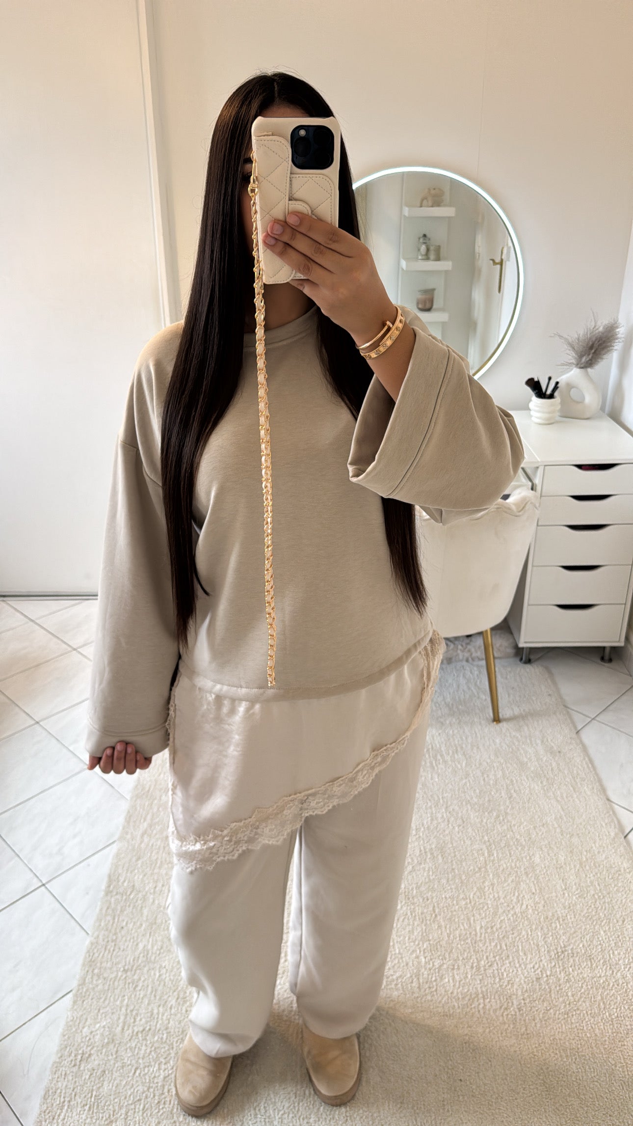Haut à dentelle beige