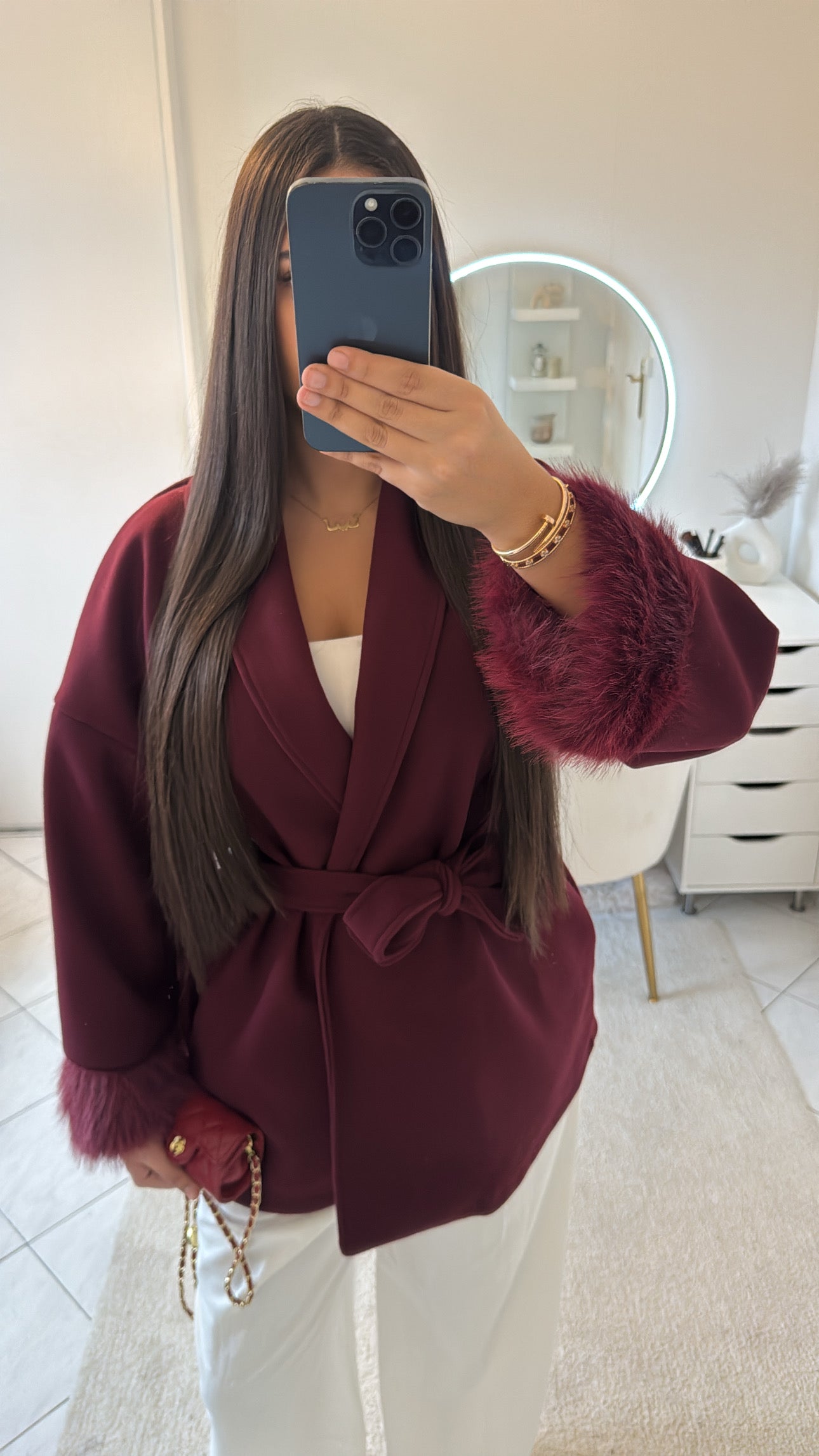 Manteau à fourrure bordeaux