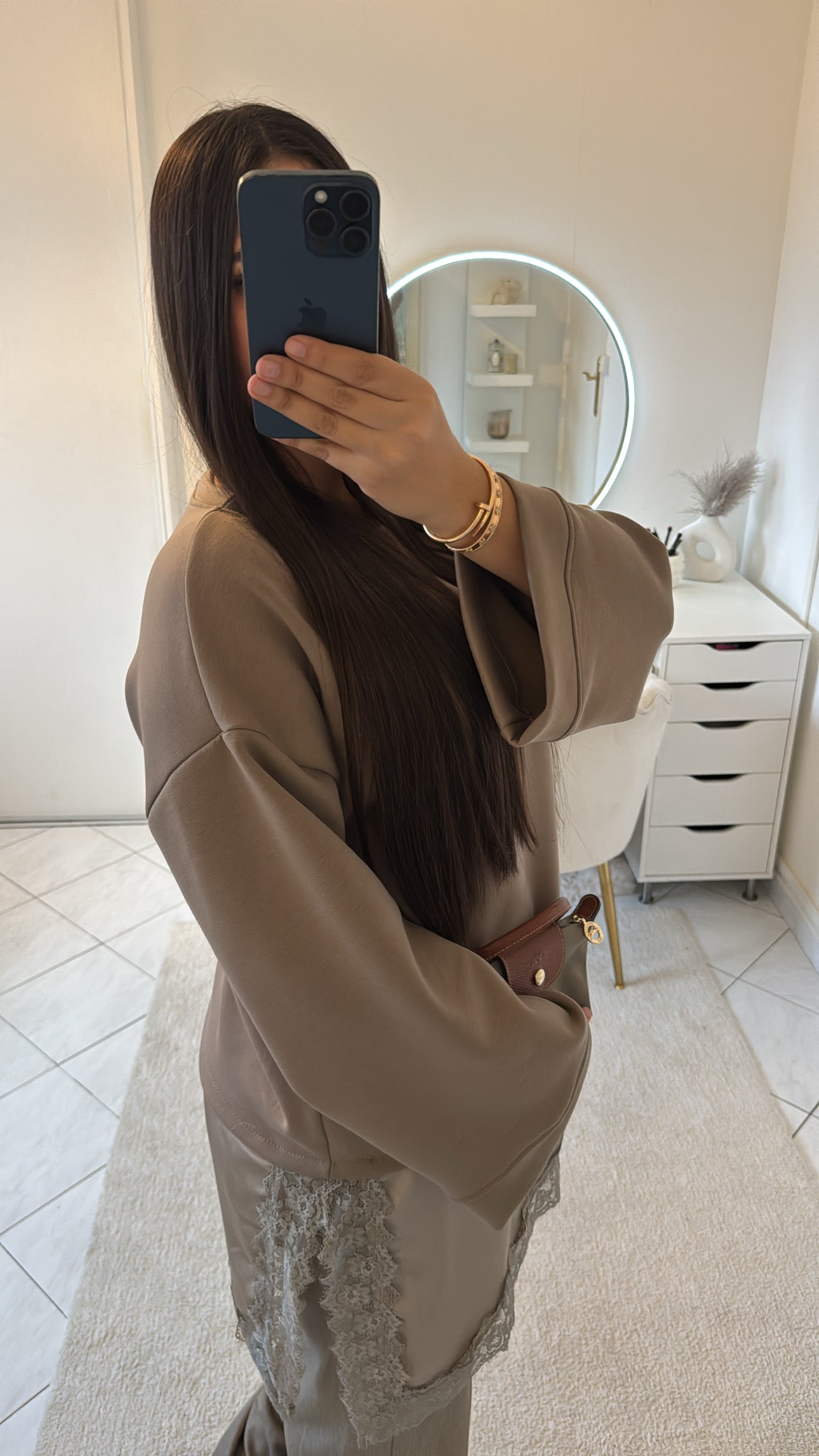 Haut à dentelle taupe