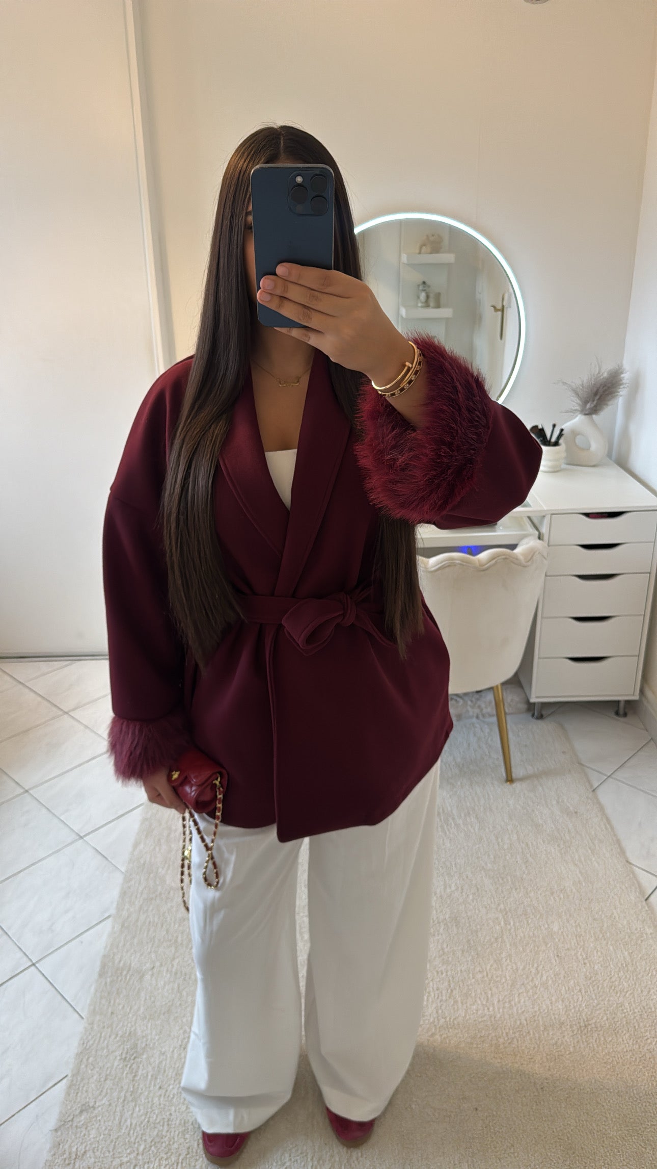 Manteau à fourrure bordeaux