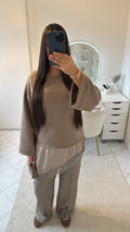 Haut à dentelle taupe
