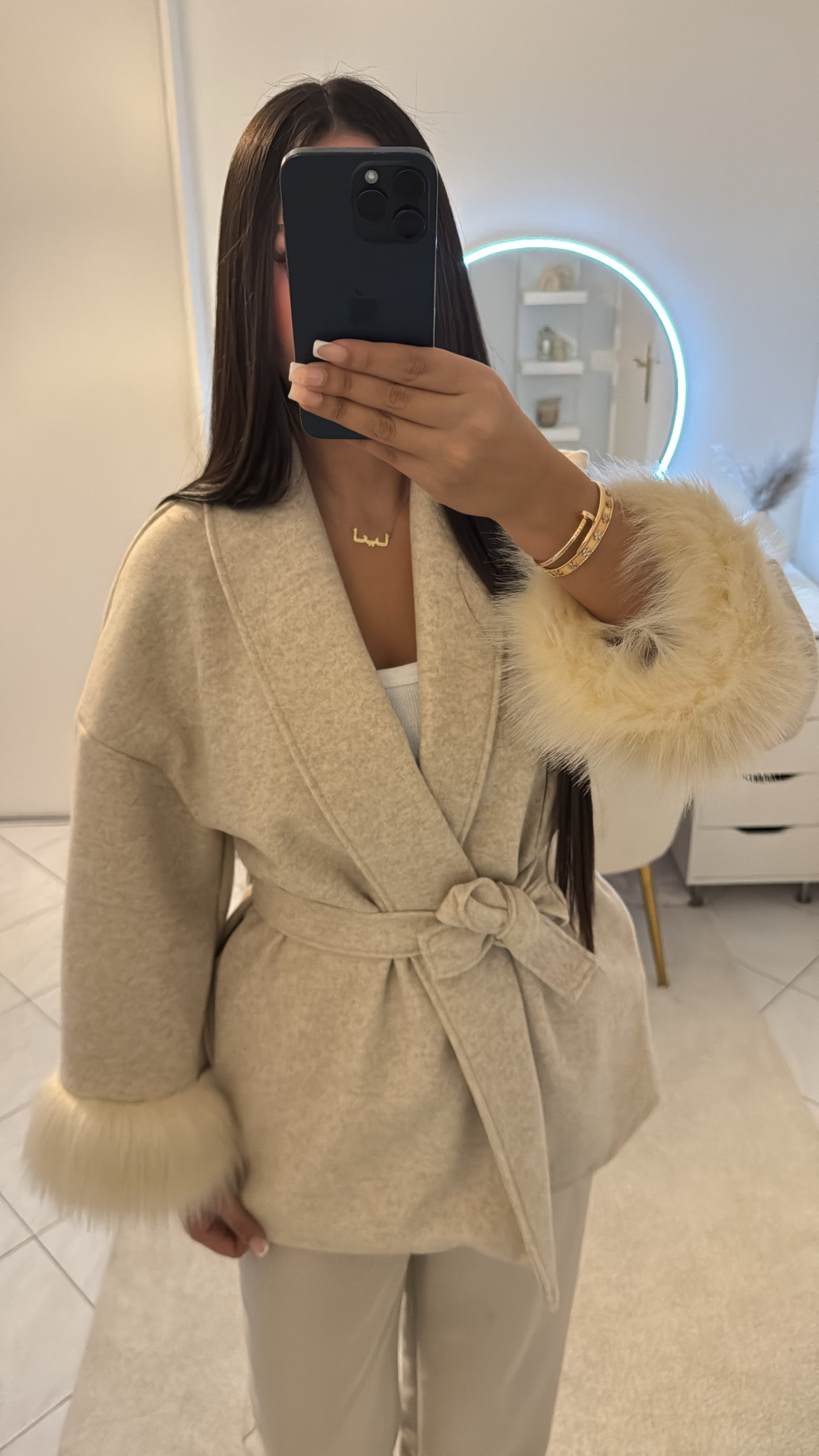 Manteau à fourrure beige